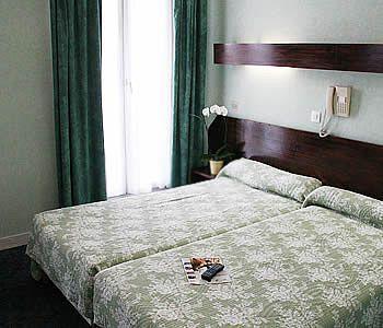 Est Hotel Parigi