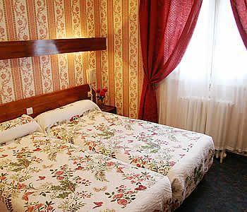 Hotel Est Parigi